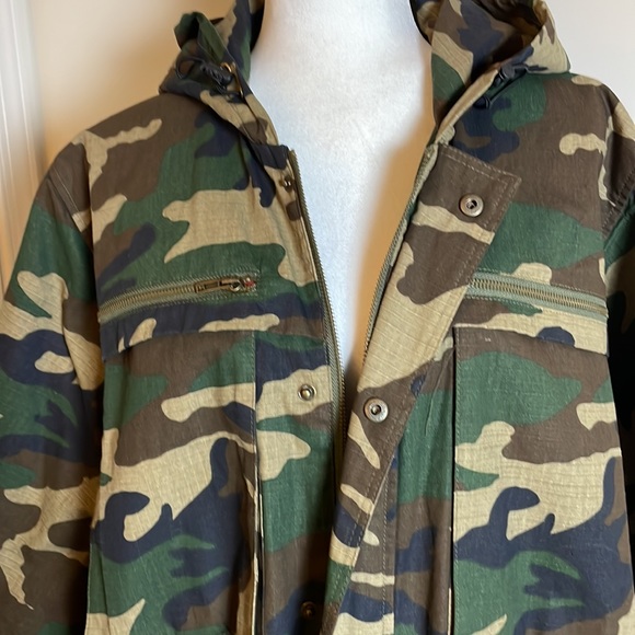 “Profound Aesthetic” Unisex Hooded Camouflage Poncho Jacket - Picture 7 of 12